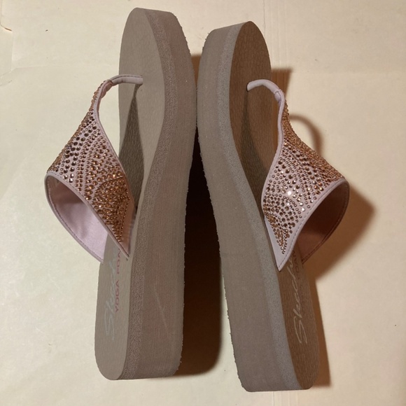 Skechers Yoga Foam Flip Flops NWOT - Picture 2 of 6